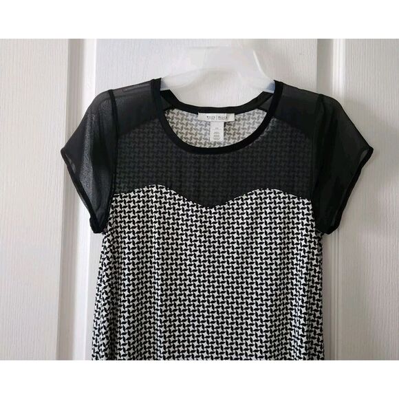 White House Black Market Asymmetrical Tunic Top  Geometric Print Blouse Size‎ XS - Picture 2 of 8